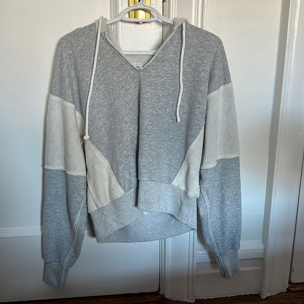 Abercrombie split neck cropped hoodie size medium